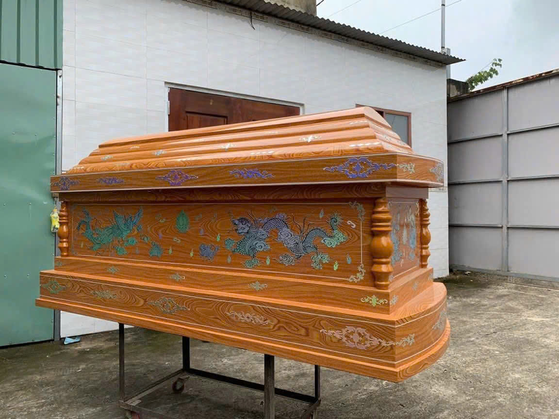 Quan Tài Gỗ Sồi Cao Cấp