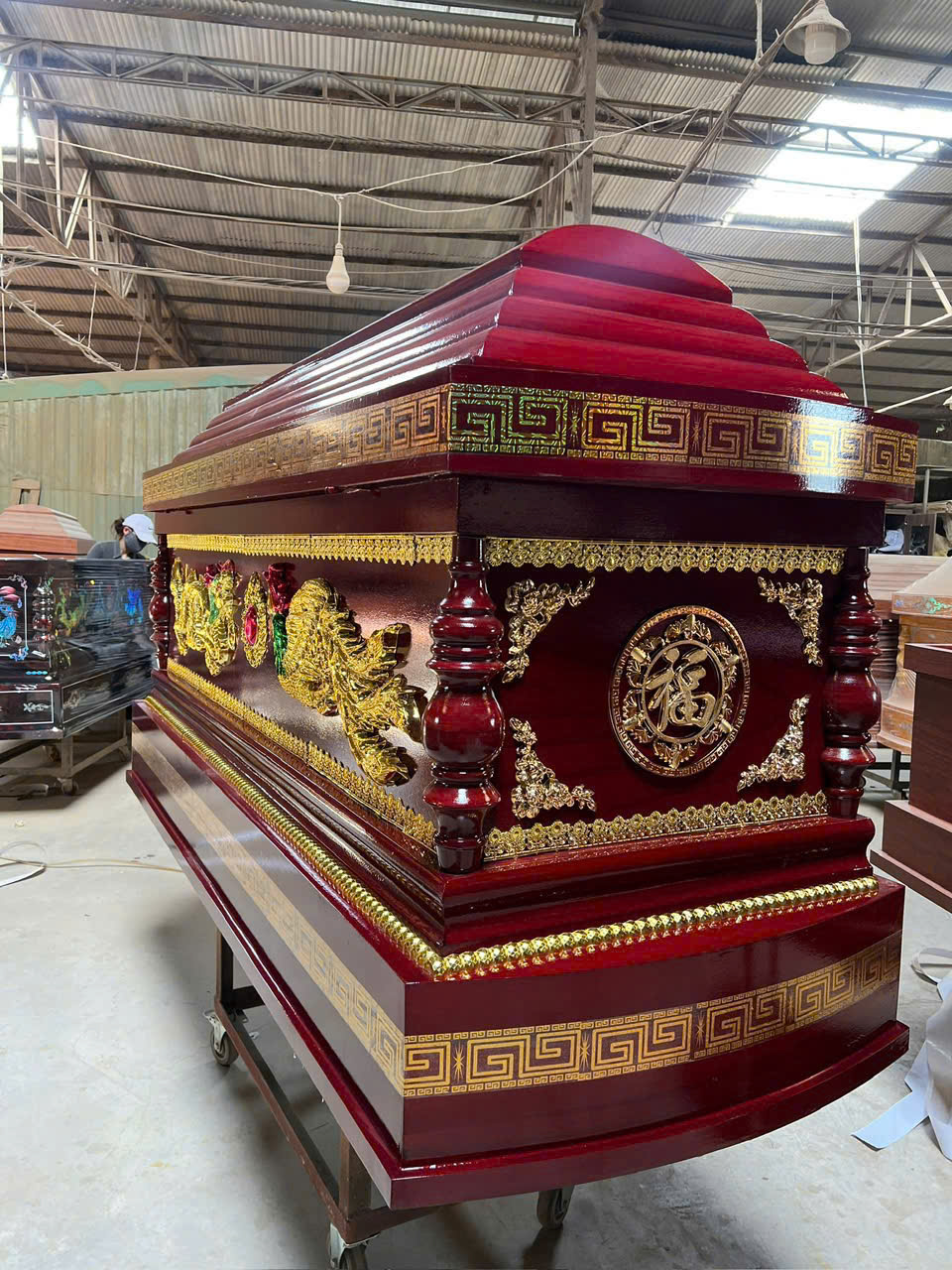 Quan Tài Gỗ Sồi Cao Cấp